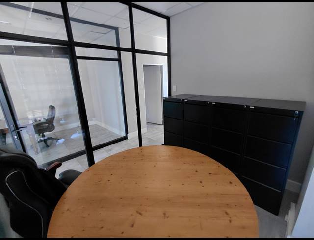 140M² OFFICE TO LET IN GRAND CENTRAL